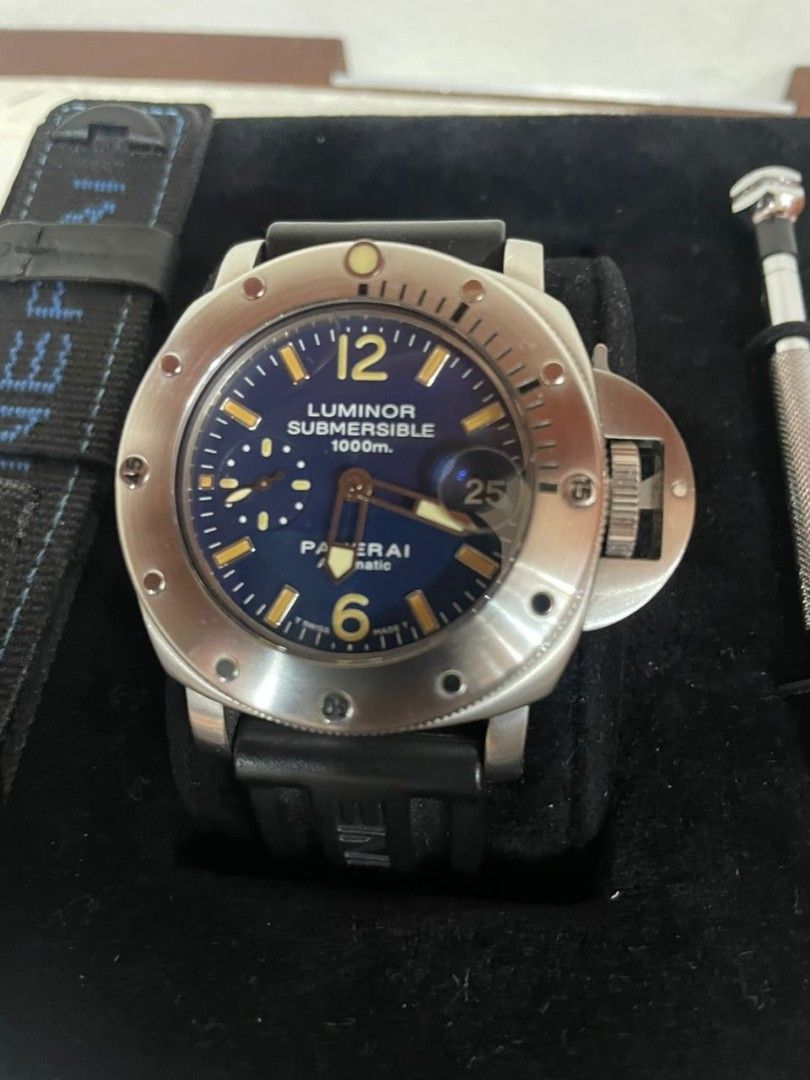 Panerai Luminor Submersible PAM087 La Bomba luminor franck muller