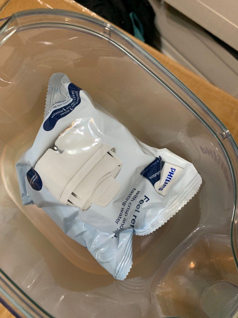 Philips pitcher with FREE filter (Category: Pitchers & Dispensers) located in Pasay City. Submitted by jennifer_sells (Listing ID 1222630308, Image 3). Description: Philips filter water pitcher With free filter Slightly used in very good condition RFS: Moving out sale Location: QC.