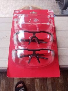 SAFETY GLASSES