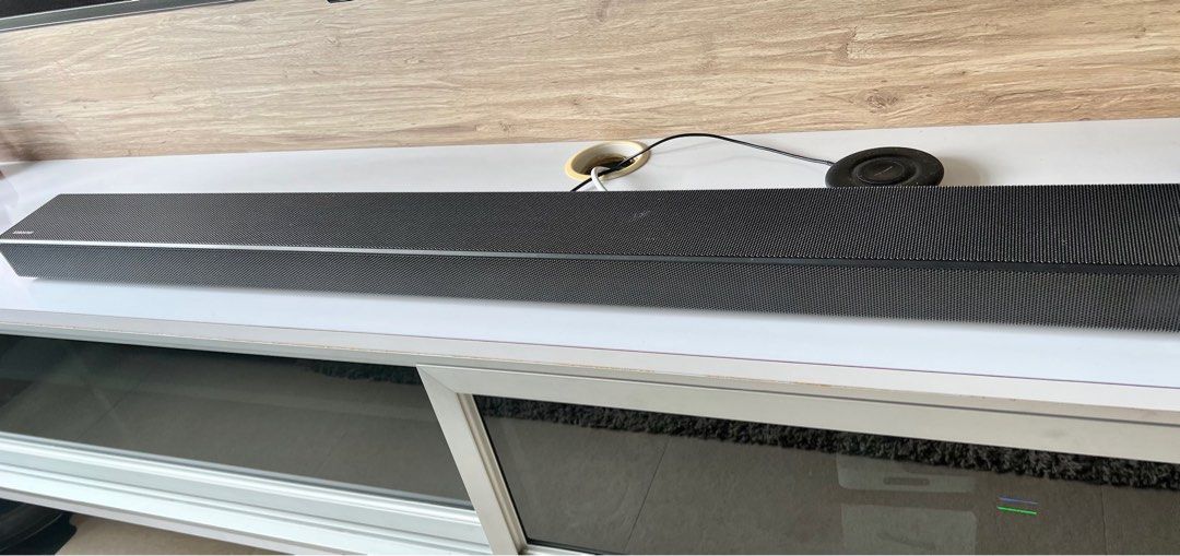 Samsung Sound Bar 5.1 HW N650 with Rear Speakers