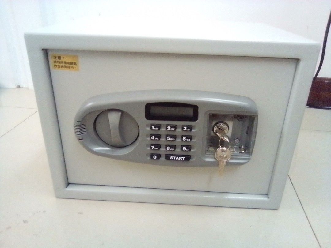 保險箱 只能用鑰匙 不可用密碼鎖 超重限台北自取 Security safe 照片瀏覽 1