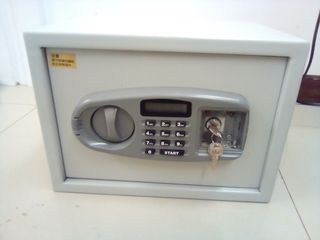 保險箱 只能用鑰匙 不可用密碼鎖 超重限台北自取 Security safe
