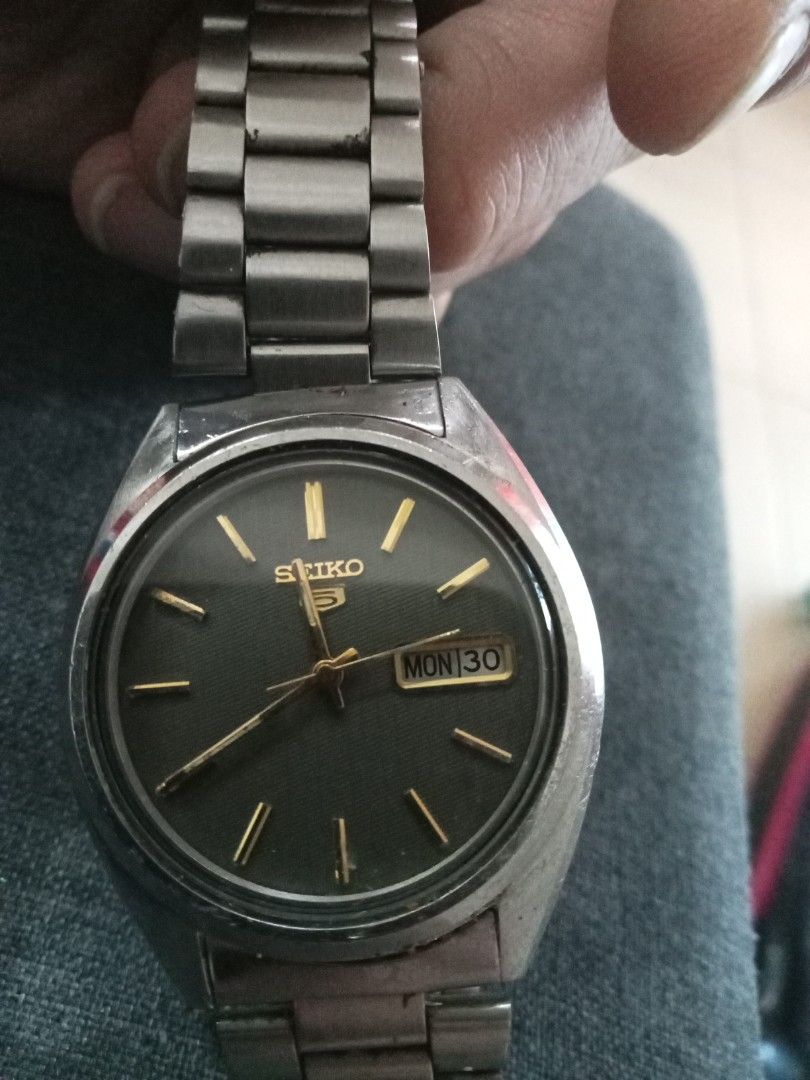 Seiko 5 very old model, Luxury, Watches on Carousell