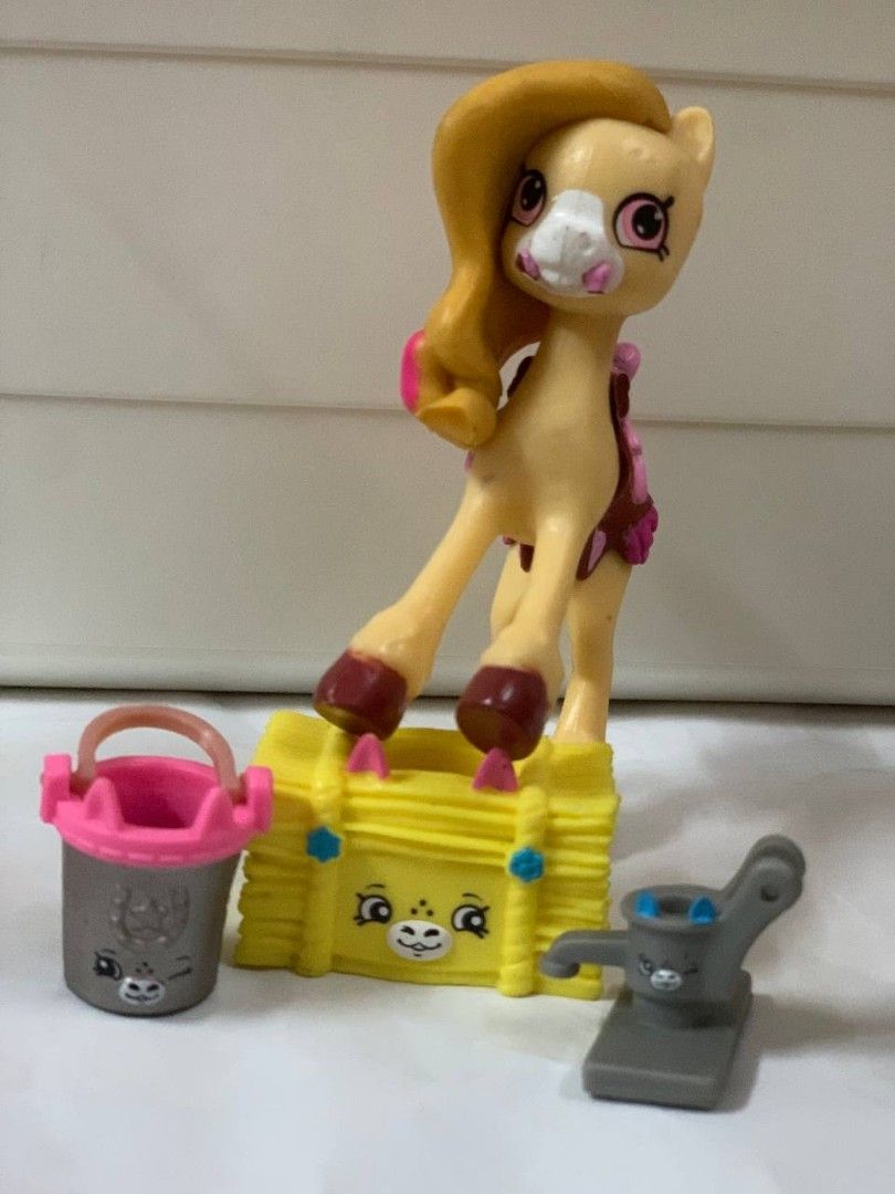 Shopkins Happy Places horse