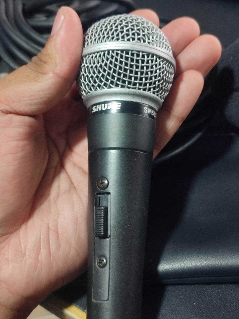 SHURE SM58S + 2 MIC CABLES + 2 MIC STANDS + 2 GUITAR STANDS, Audio
