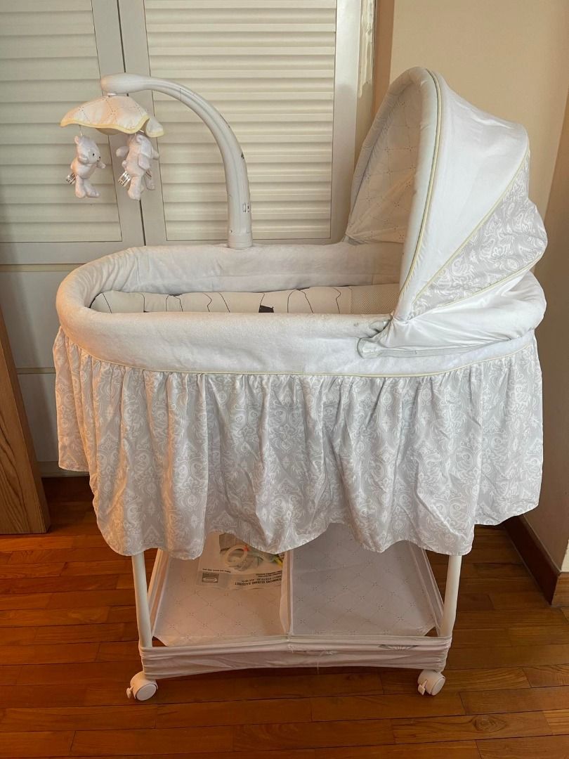 Discounted Simmons kids bassinet Babies Kids Baby Nursery