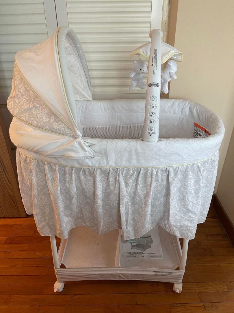 Discounted Simmons kids bassinet Babies Kids Baby Nursery