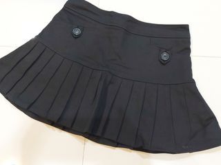 Topshop Black Pleated Skirt Size 6