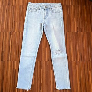 Uniqlo tapered jeans
