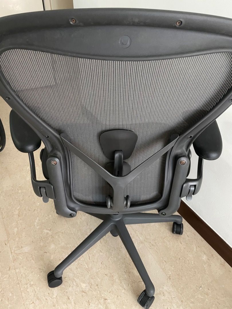 Lightly used Herman Miller Aeron office chair fully functioning, Furniture & Home Living