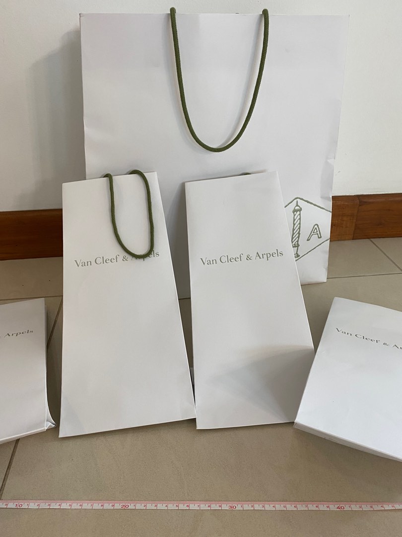 Van cleef best sale and arpels bag