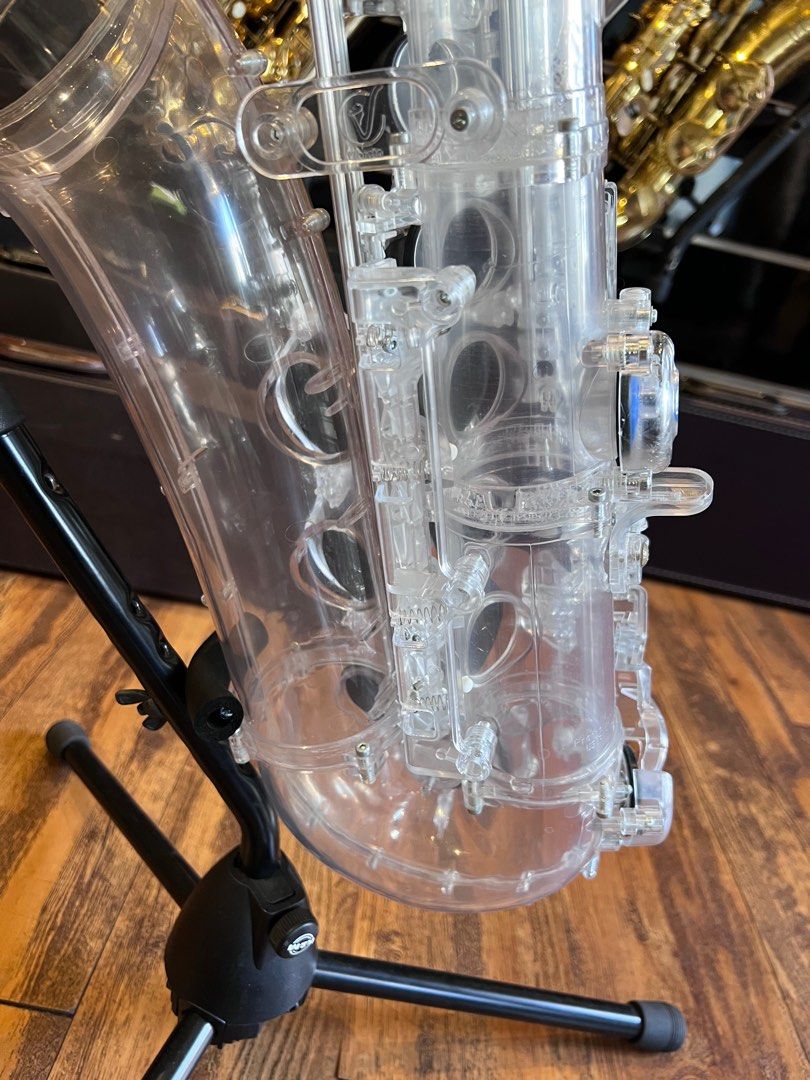 Vibrato Tenor Saxophone, Hobbies & Toys, Music & Media, Musical
