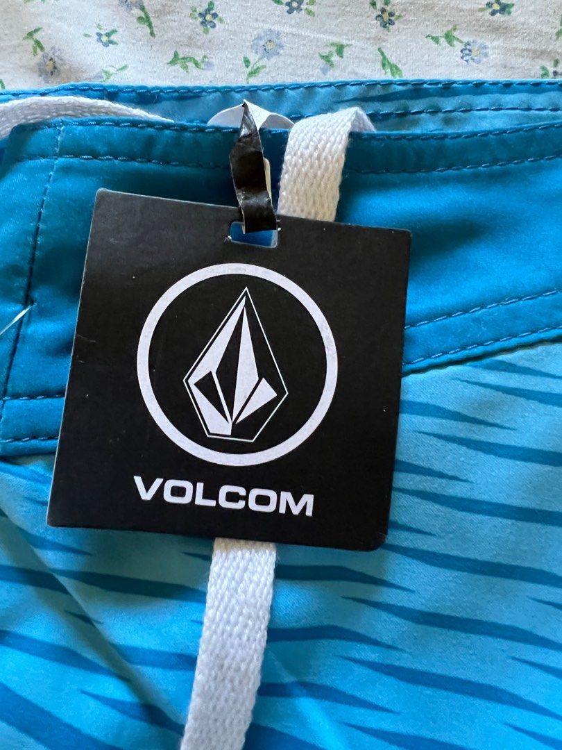 Volcom Boardshorts (Category: Swim Trunks & Board Shorts) located in San Fernando. Submitted by authenticsph (Listing ID 1222603368, Image 3). Description: Brandnew Imported from US Size: 28” Length: 21” Maganda po tela 😍 Fixed Price napo‼️ ‼️MSRP 💲45 ‼️.
