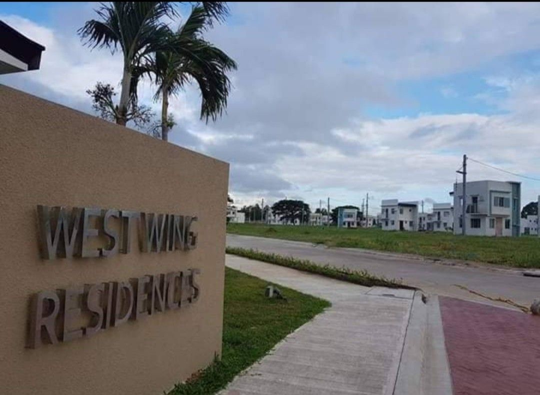 West Wing Residences eton city lot for sale!!!! 1.7m only! Located Sta