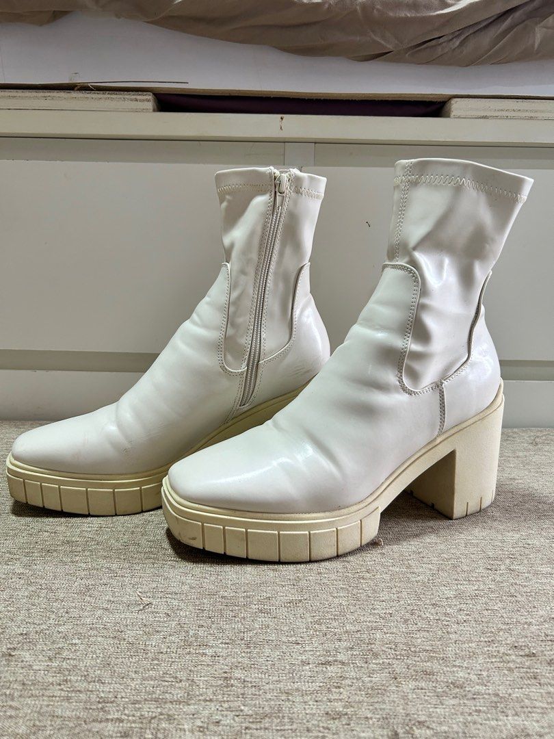 White shiny leather Boots