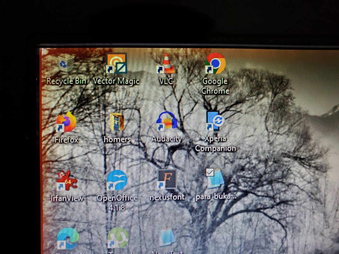 LED monitor 16 inches with freebie, Computers & Tech, Parts ...