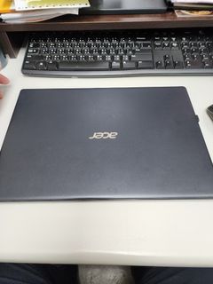Acer二手筆電，輕薄只有990克