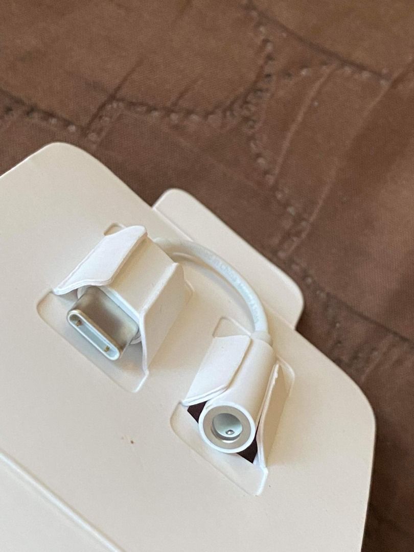 Apple type C to 3.5mm dongle adapter (Category: Portable Audio Accessories) located in Bato. Submitted by marielglr (Listing ID 1222980440, Image 2). Description: Authentic, new and unused. Working.. .