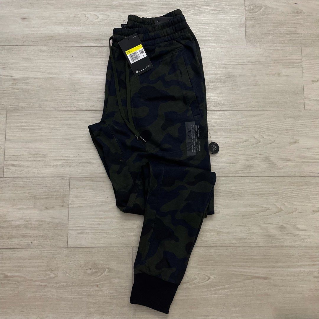 Mens camo sale joggers nike