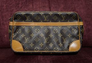 RUSH! Authentic LV / Louis Vuitton Classic Monogram Clutch Bag