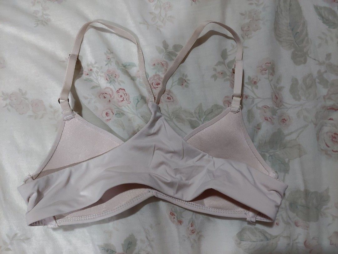 Bench Racerback Bra (Category: Undergarments & Loungewear) located in San Juan City. Submitted by _rian (Listing ID 1222942462, Image 2). Description: Used once or twice Pairs well with sleeveless tops Size: 32A I have 2 of these (P200 each) No issues just doesn't fit anymore.