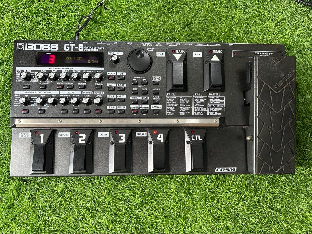 Boss GT8 Guitar Effects Processor, Hobbies & Toys, Music & Media