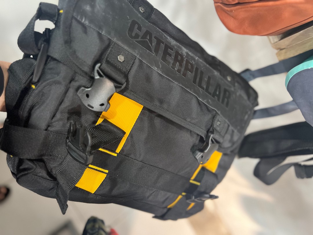 CATERPILLAR MESSENGER BAG, Men's Fashion, Bags, Sling Bags on Carousell