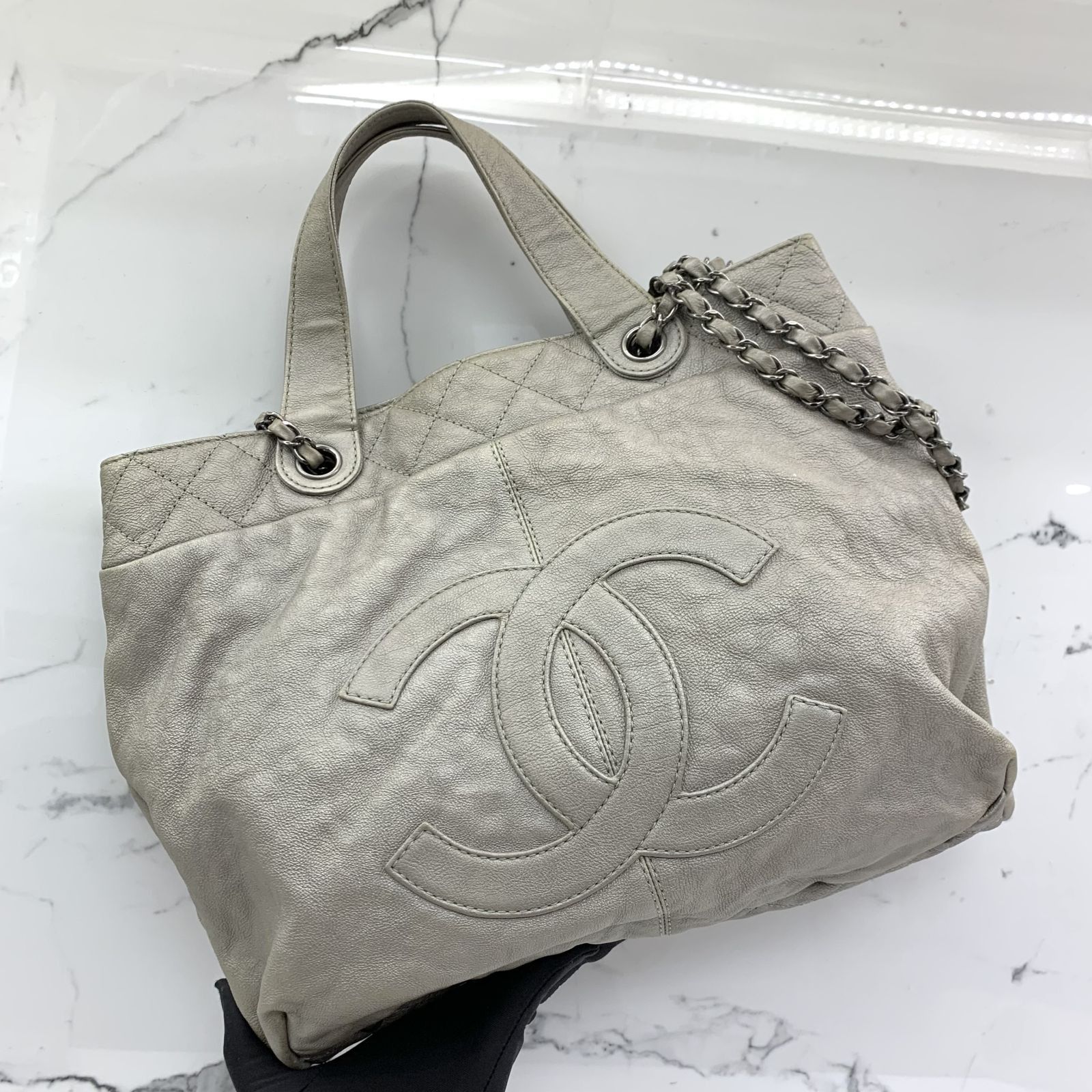 Vintage CHANEL Matelasse Shoulder Bag, Luxury, Bags & Wallets on Carousell