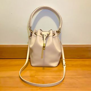 （分類：）位於 。 由 victowienne 提交（商品編號 1222875553，圖片 1）。簡介： 。