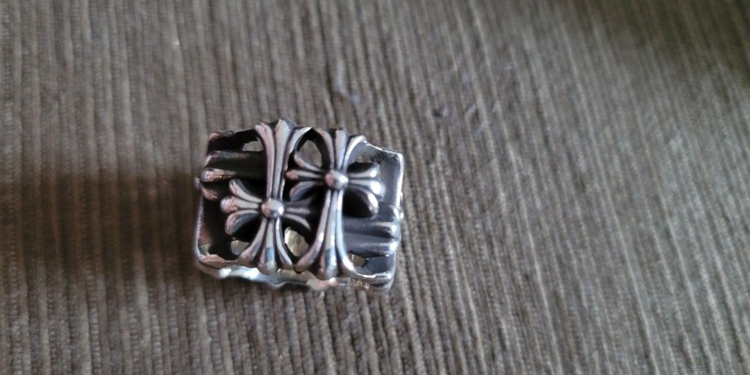 chrome hearts square cemetery ring, 名牌, 飾物及配件- Carousell