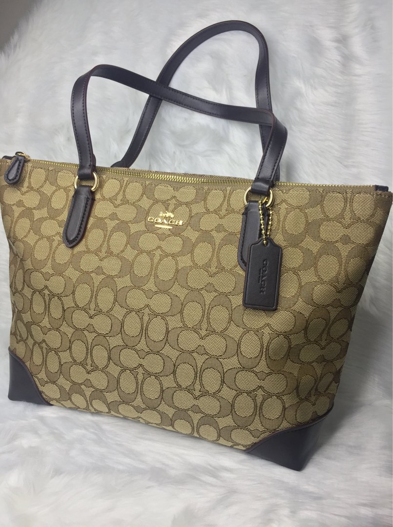 COACH Zip Top Tote in Signature Jacquard F29958 on Carousell