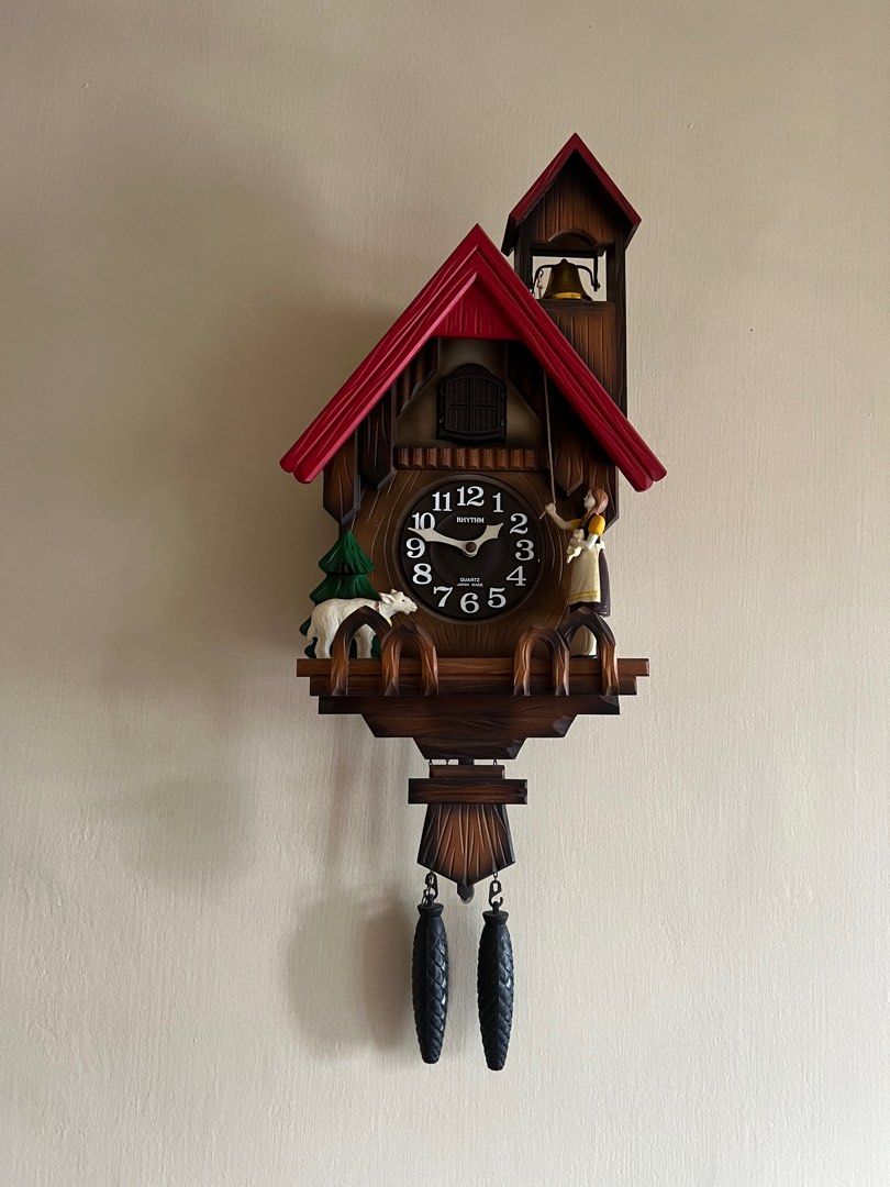 Coco clock (Category: Clocks) located in Singapore. Submitted by jennba (Listing ID 1222968162, Image 1). Description: Not for fussy buyer Take & go Self collection at Bedok South.