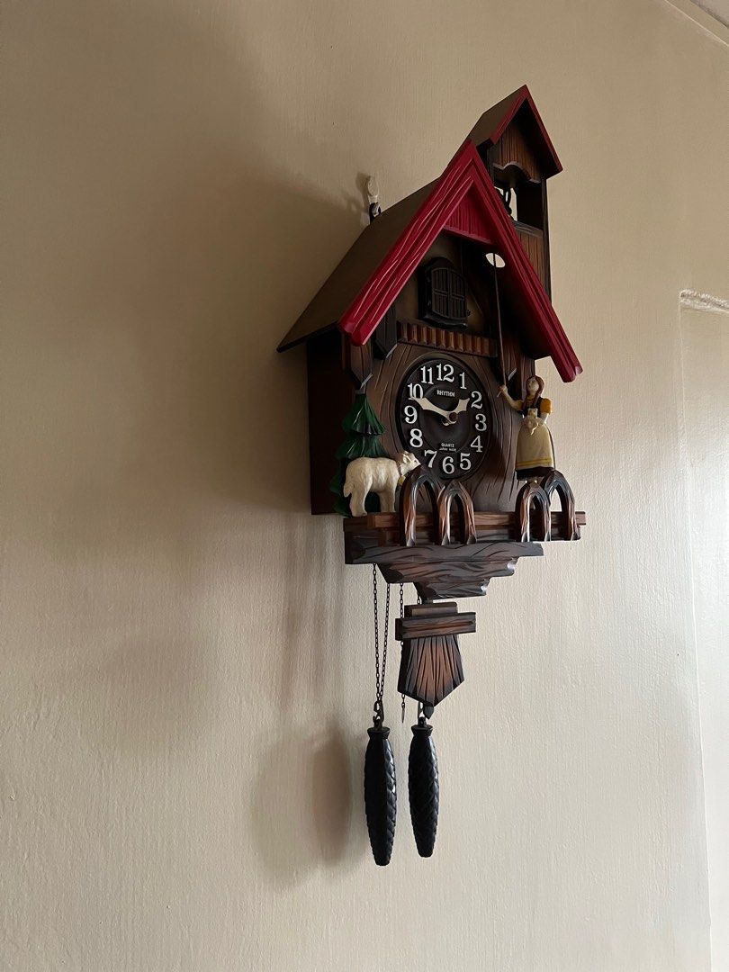 Coco clock (Category: Clocks) located in Singapore. Submitted by jennba (Listing ID 1222968162, Image 2). Description: Not for fussy buyer Take & go Self collection at Bedok South.