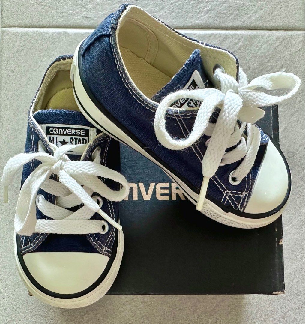 Converse Shoes 6 US