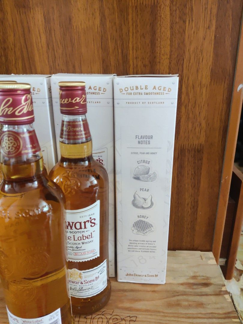 Dewar's white label 750ml double aged for extra smoothness ...