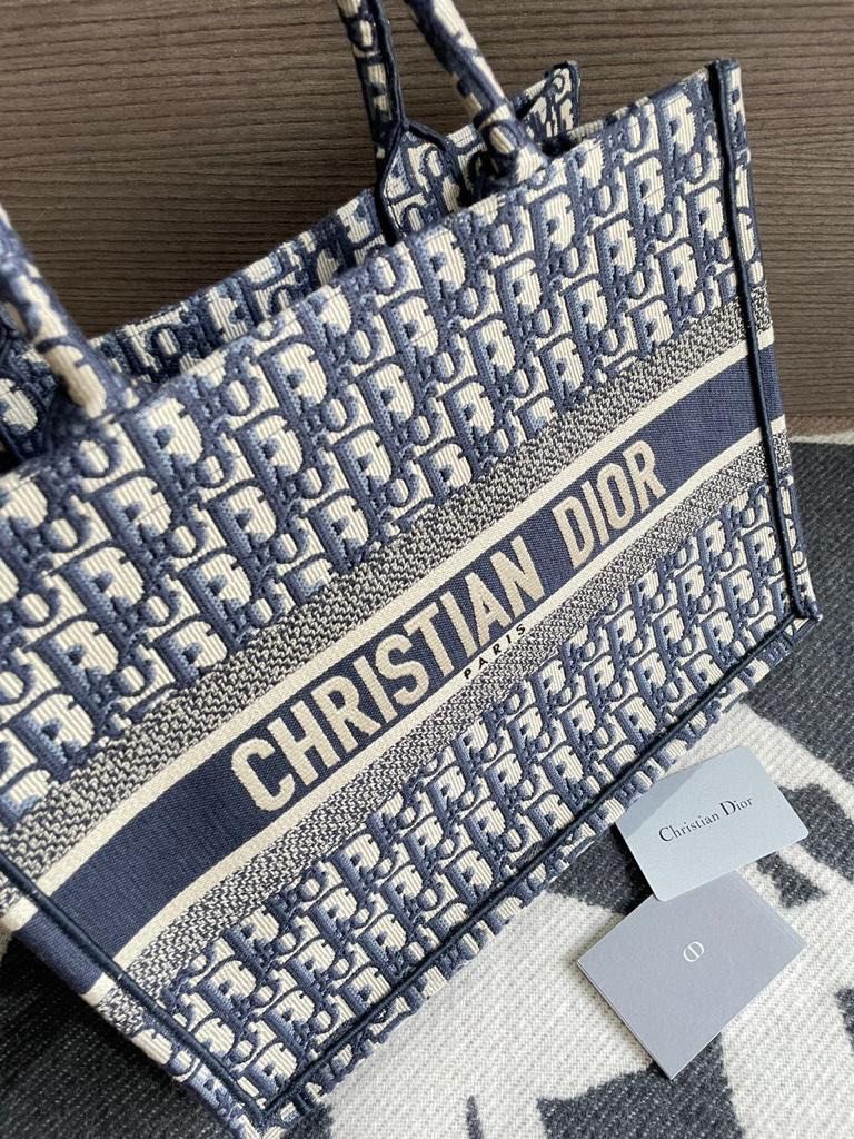 Dior book tote repladies best sale