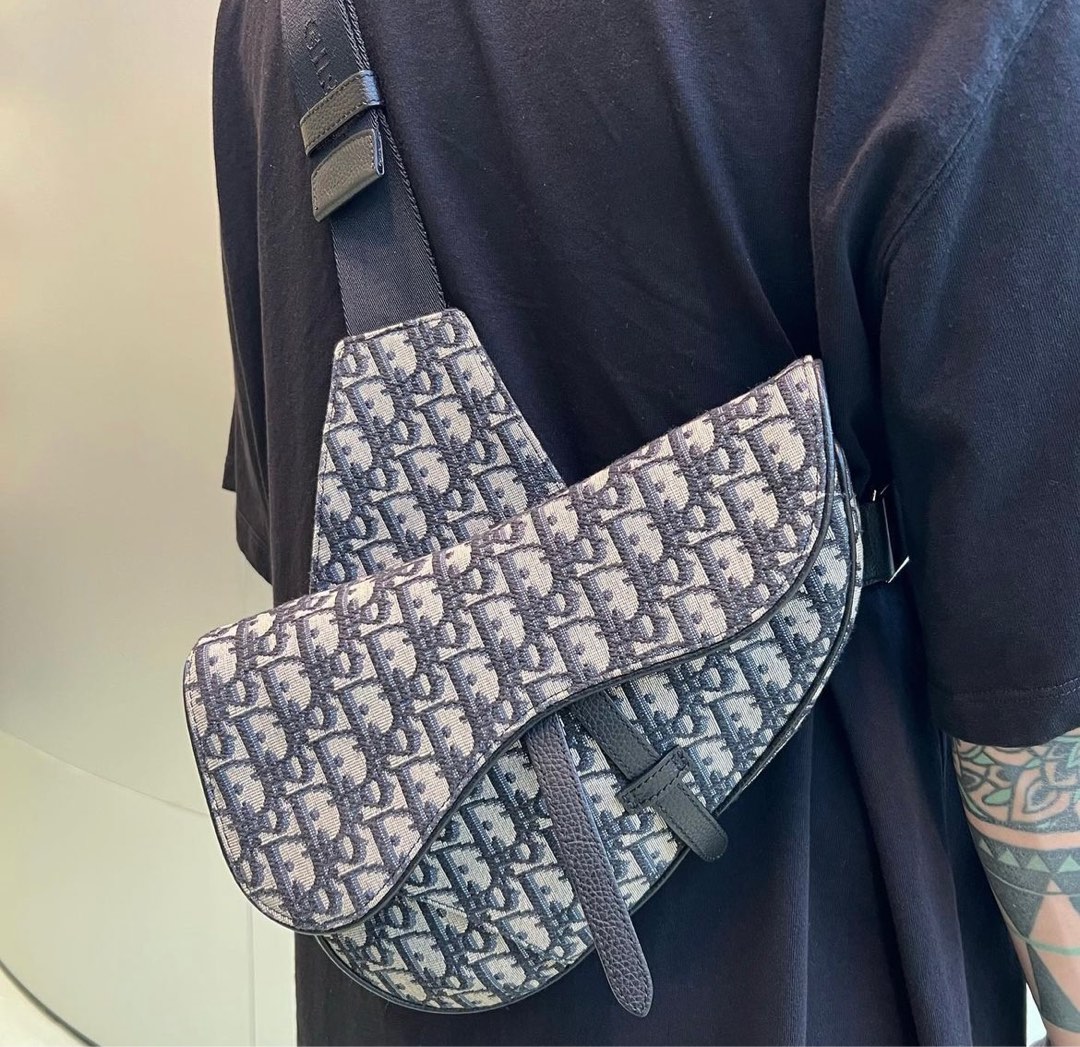 Dior bumbag hot sale