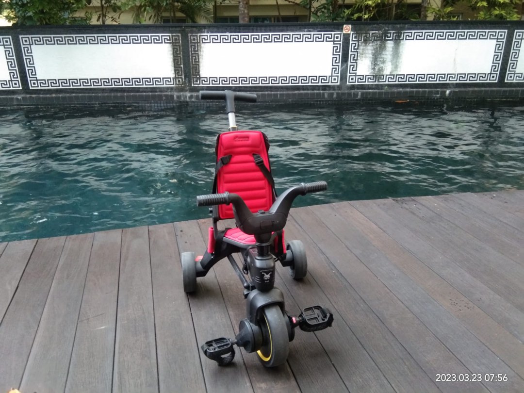 Doona trike s3 (50 discount, good condition, comes with hood not