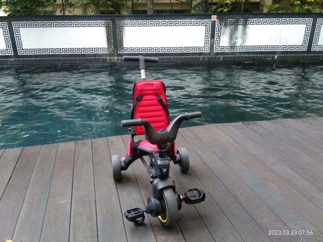 Doona trike s3 (50 discount, good condition, comes with hood not