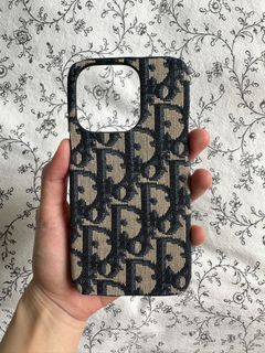 DIOR IPHONE CASE WITH HAND STRAP FOR IPHONE 15 14 13 12 11 X – Best-Skins