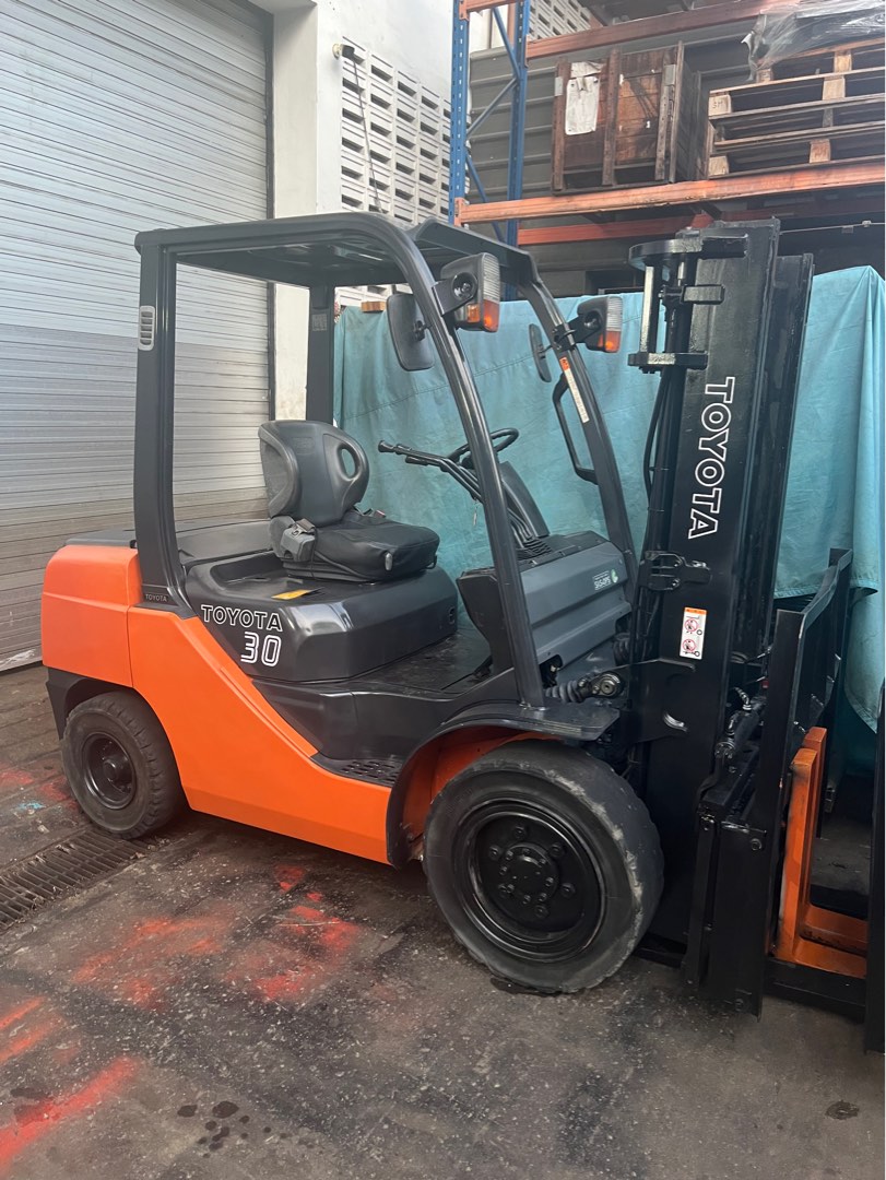 Forklift 3 ton Toyota diesel for sale /installment plan, Cars, Other