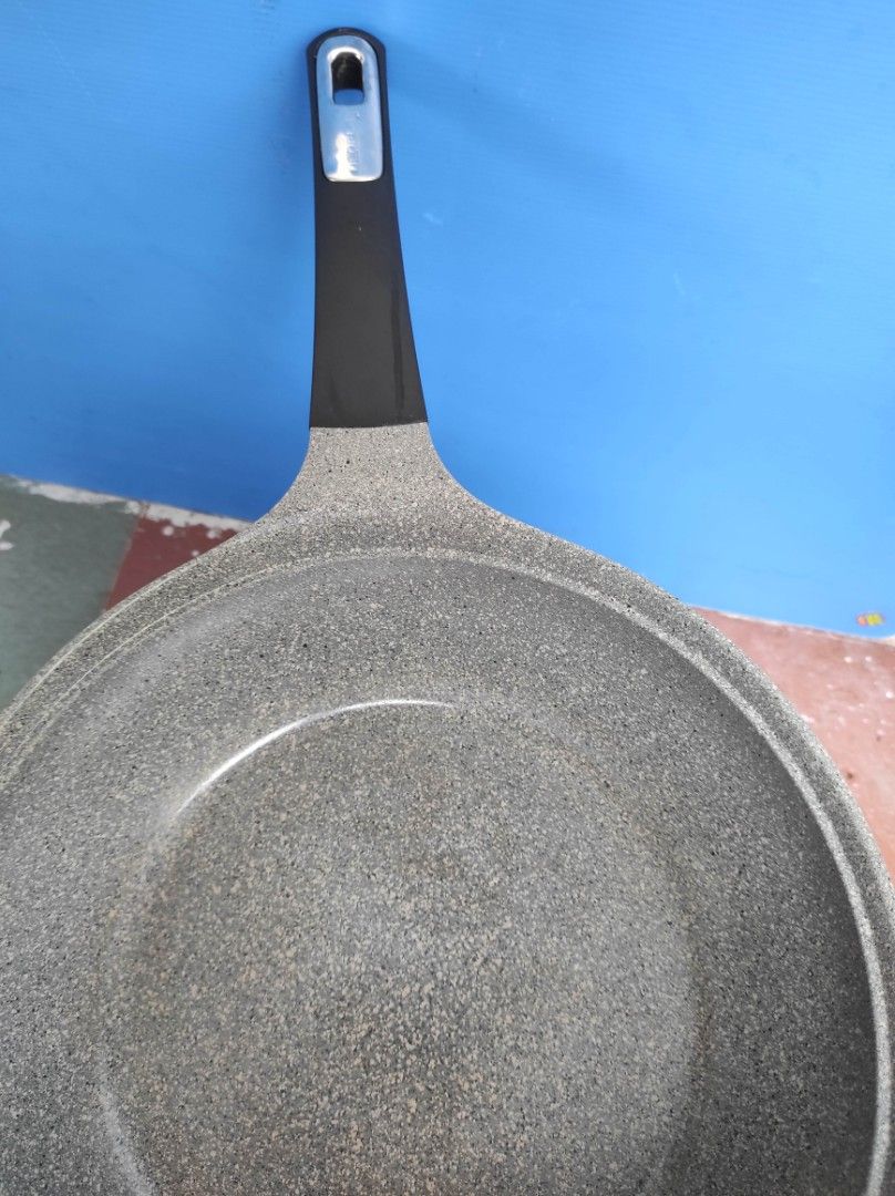 Frying Pan Large 30cm Made in Korea, Furniture & Home Living