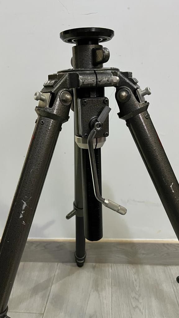 Gitzo 4號鋁合金4節腳架, 攝影器材, 攝影配件, 腳架- Carousell