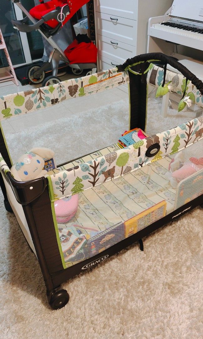 Graco baby playpen/cot, Babies & Kids, Baby Nursery & Kids Furniture