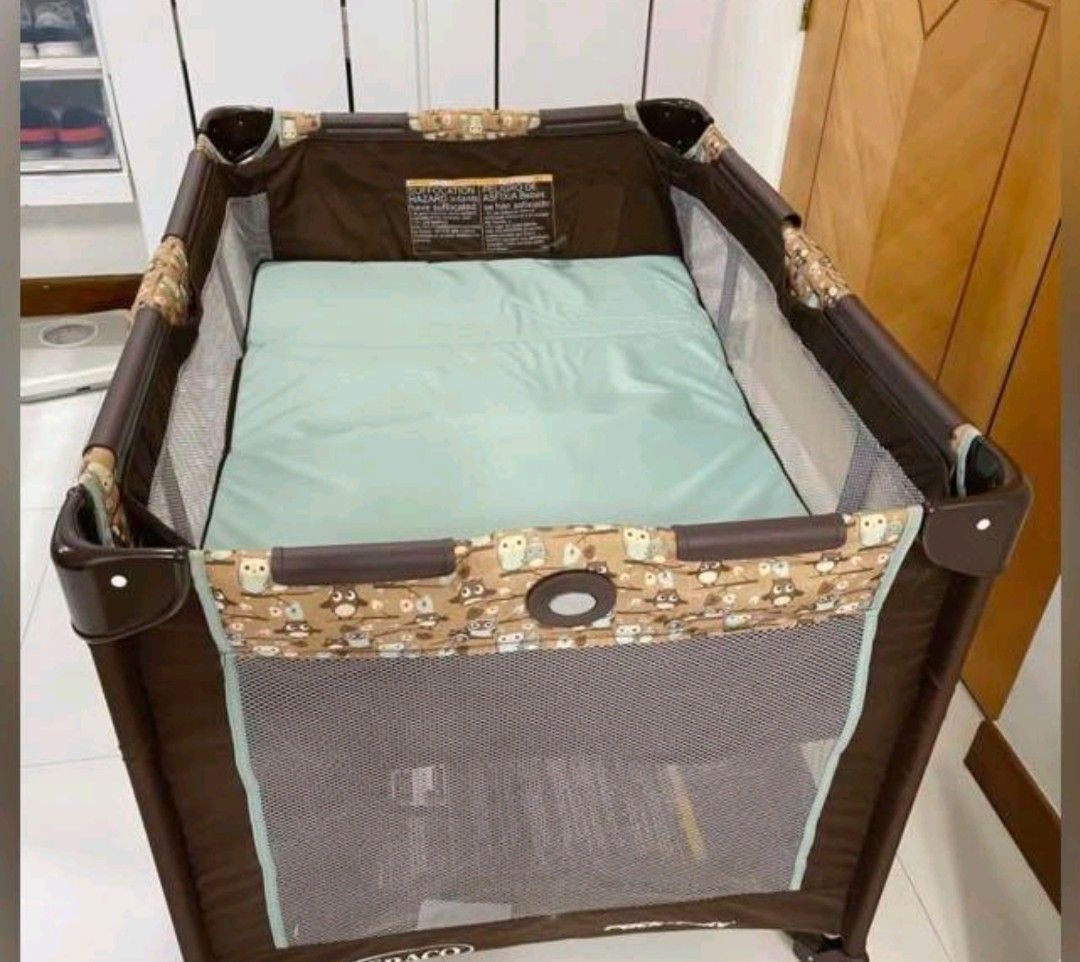 Graco travel cot excellent condition, Babies & Kids, Baby Nursery