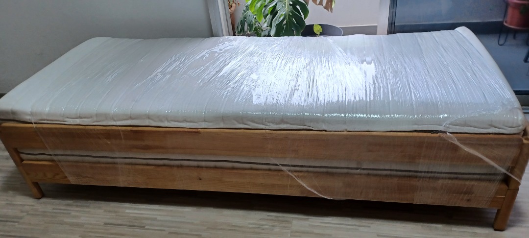 ikea utåker stackable bed with 2 mattresses