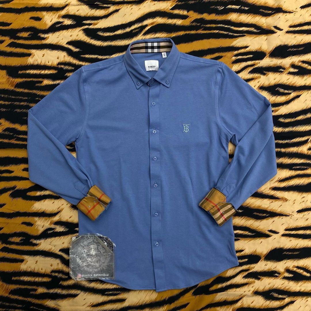 Kemeja Burberry