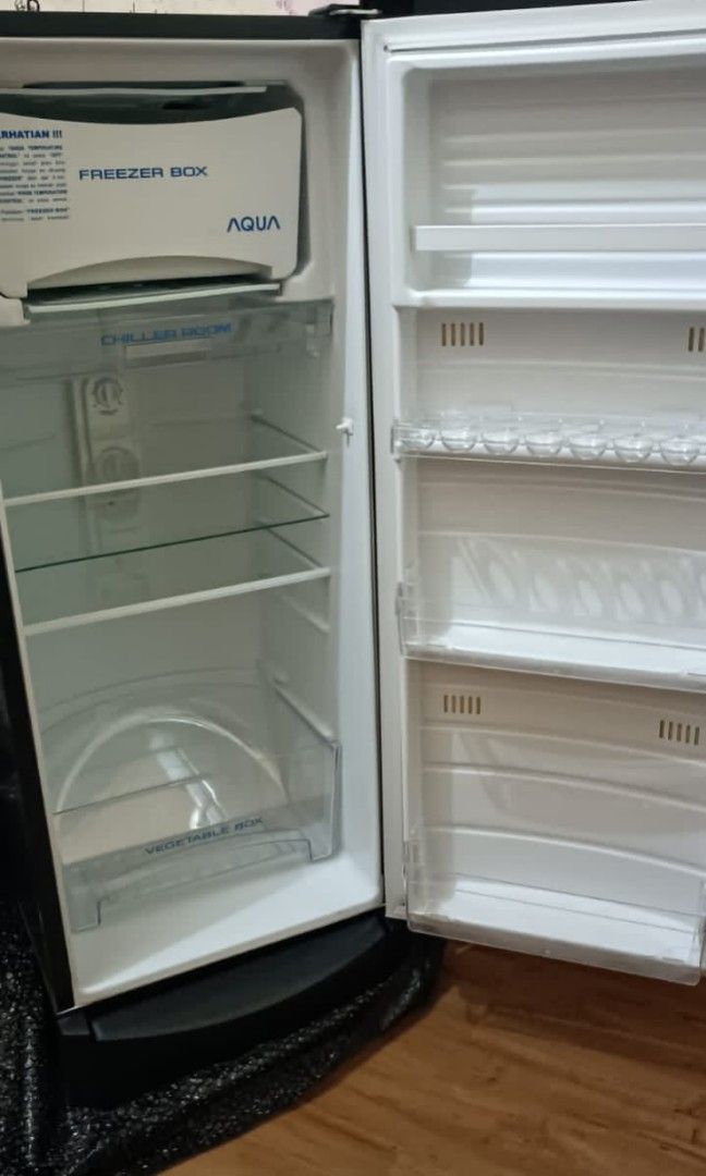 Kulkas Aqua AQR D181, Kitchen & Appliances di Carousell