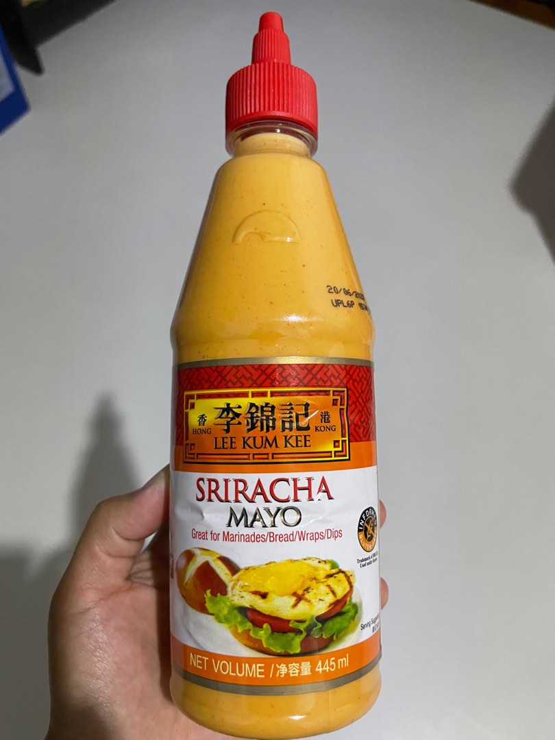 Lee kum kee Sriracha mayo 445ml, Food & Drinks, Spice & Seasoning on  Carousell