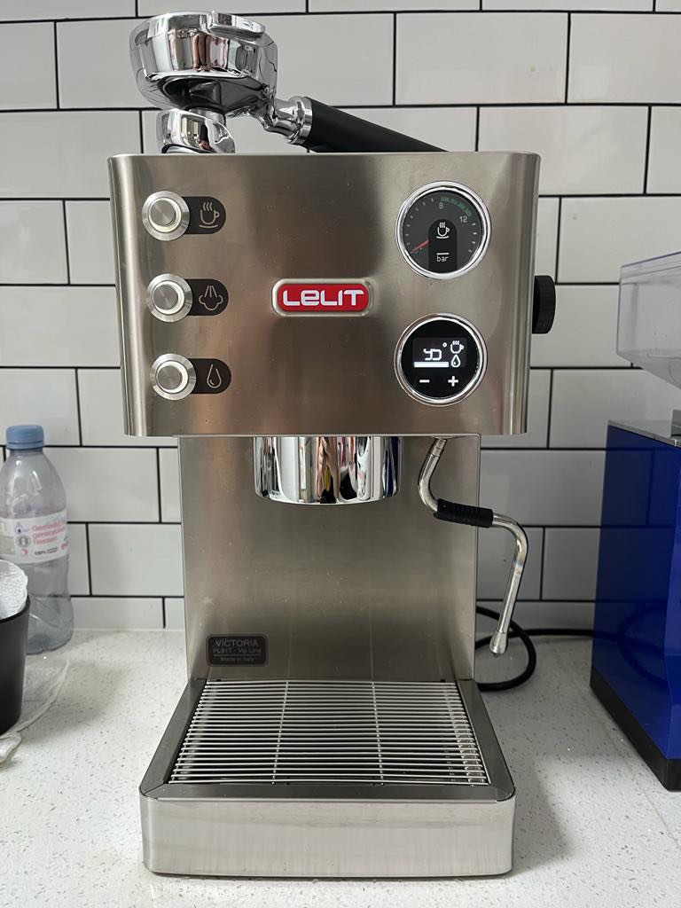 Lelit Victoria coffee machine and Eureka mignon specialita blender, TV